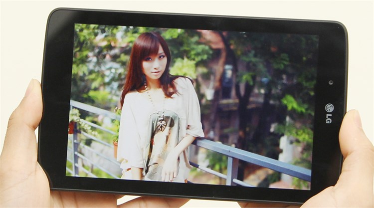 Máy tính bảng LG G Pad 7 (V400) Màu Đen