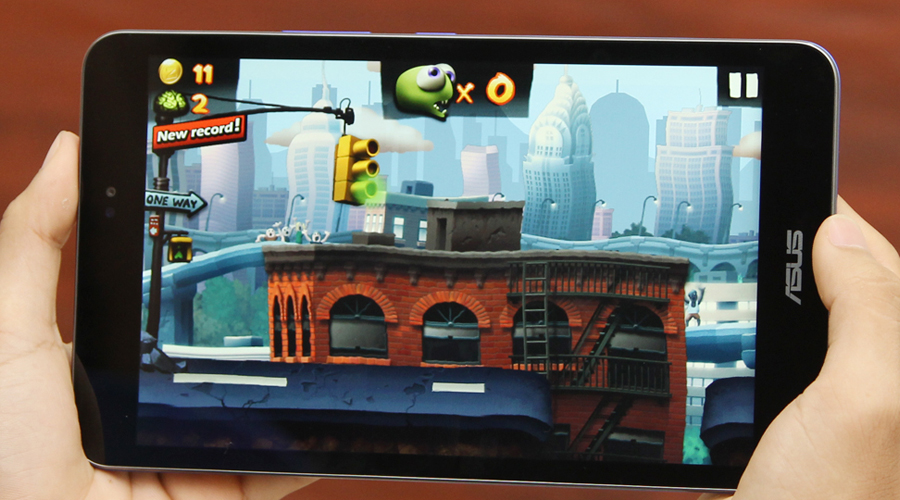 <p>Bộ vi xử l&yacute; 4 nh&acirc;n 64bit Intel, RAM 2 GB, hệ điều h&agrave;nh Android 4.4 c&oacute; thể chạy những ứng dụng đ&ograve;i hỏi cấu h&igrave;nh cao một c&aacute;ch trơn tru, mượt m&agrave;</p>