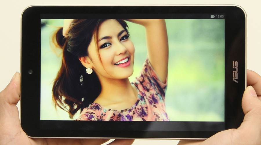 <p>M&agrave;n h&igrave;nh chống dấu v&acirc;n tay gi&uacute;p mắt trước m&aacute;y lu&ocirc;n s&aacute;ng đẹp, trải nghiệm h&igrave;nh ảnh r&otilde; n&eacute;t hơn</p>