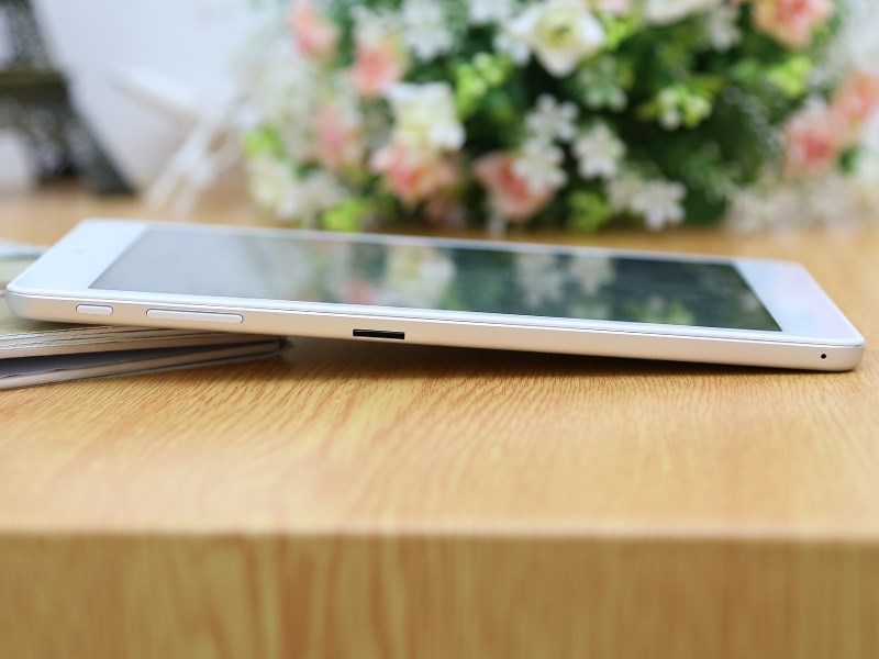 Rosa 8 tablet,Quad core 1.33GHz,Ram 2GB | dienmayxanh.com