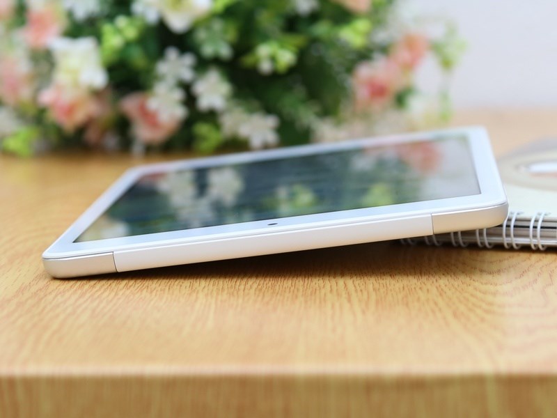 Rosa 8 tablet,Quad core 1.33GHz,Ram 2GB | dienmayxanh.com