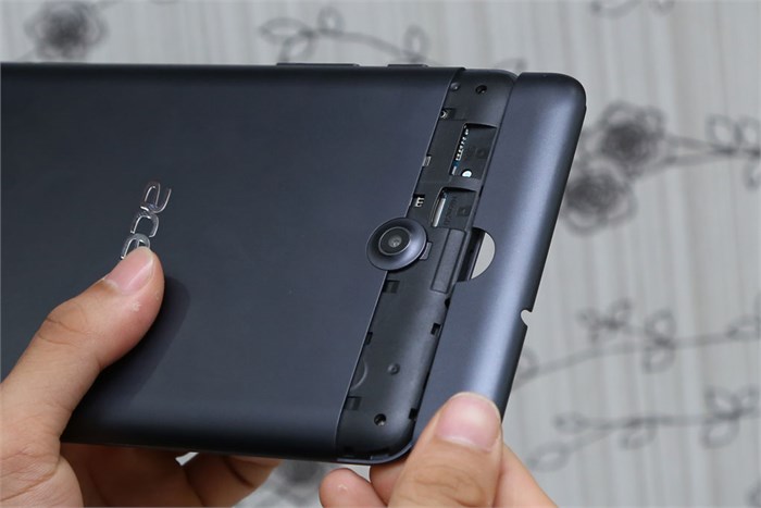 Máy tính bảng Acer Iconia A1-713