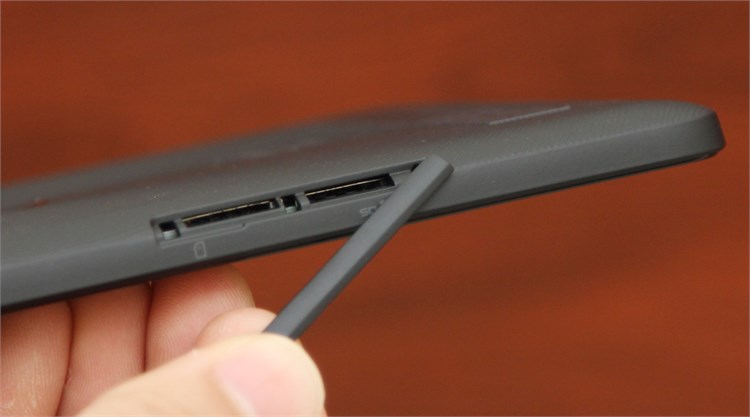 Máy tính bảng Dell Venue 7 3740 3G