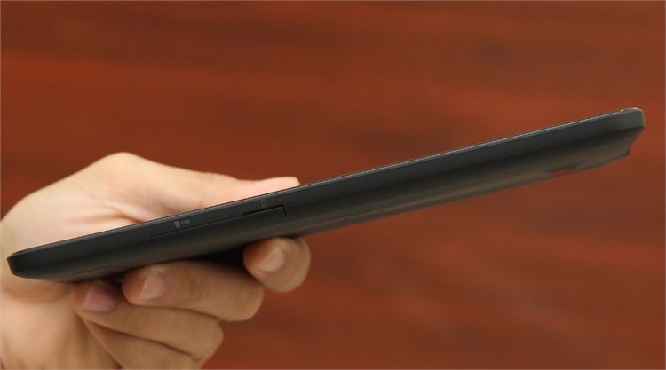 Máy tính bảng Dell Venue 7 3740 3G