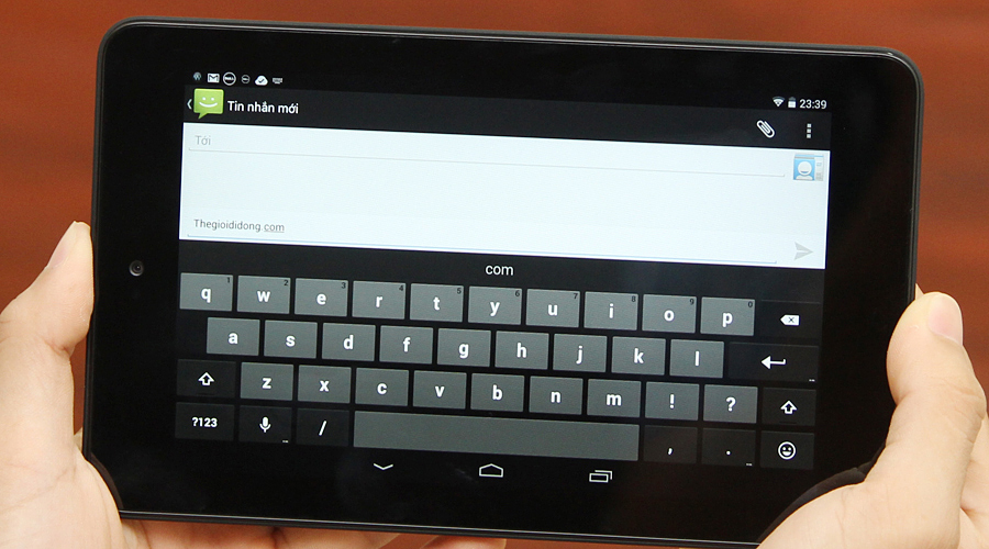 <p>Kết nối 3G, nghe gọi, nhắn tin như smartphone.</p>