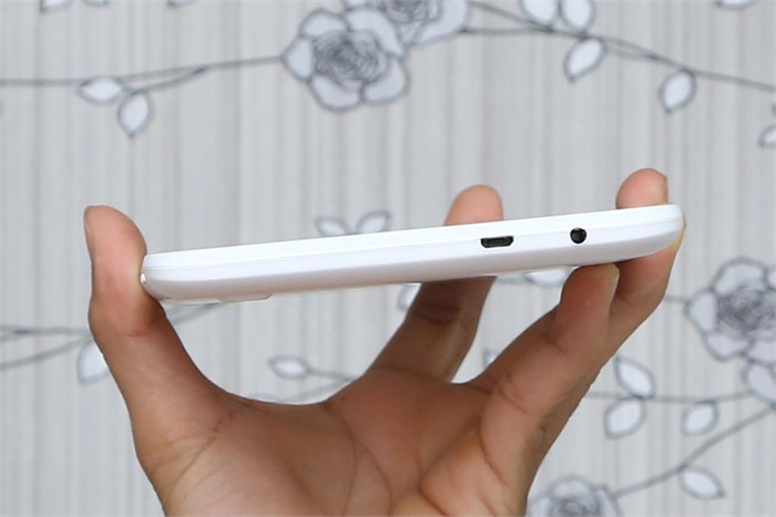 Máy tính bảng Lenovo A7-30 (A3300) Màu Trắng