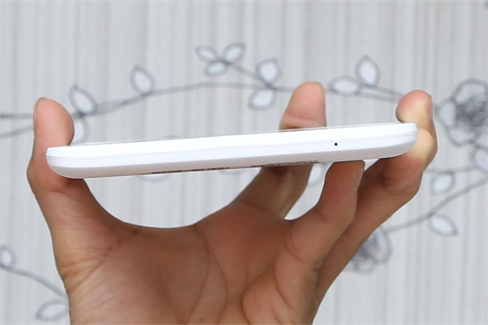 Máy tính bảng Lenovo A7-30 (A3300) Màu Trắng