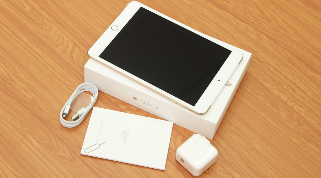 Bộ sản phẩm gồm: Adapter, Sách hướng dẫn, Cáp Lightning, Cây lấy sim, Hộp máy