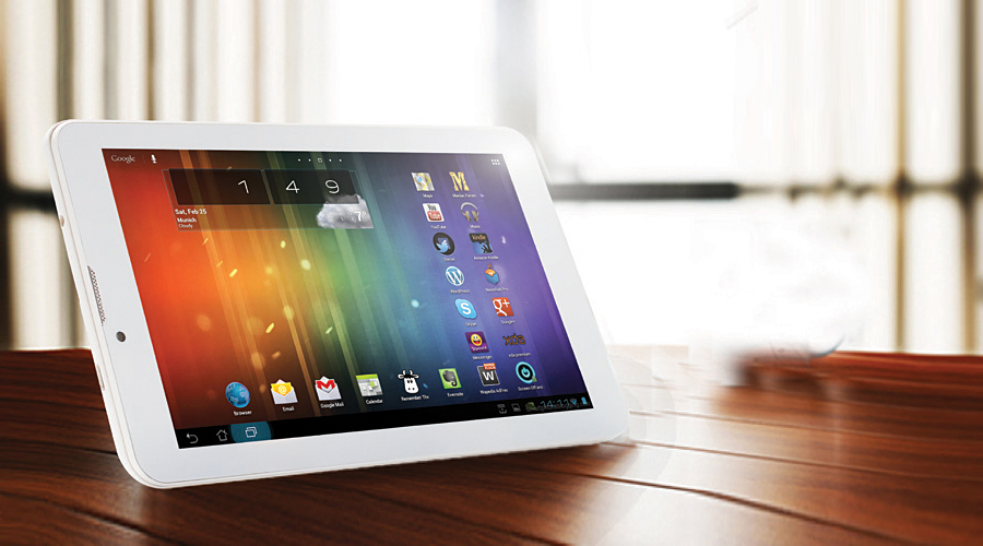 <p>Mobell Tab 7 với thiết kế c&aacute;c g&oacute;c m&aacute;y được bo tr&ograve;n mềm mại hơn, nắp lưng v&aacute;t cong đều c&aacute;c cạnh. Mặt lưng được phủ sơn nh&aacute;m, chống trầy hiệu quả.</p>