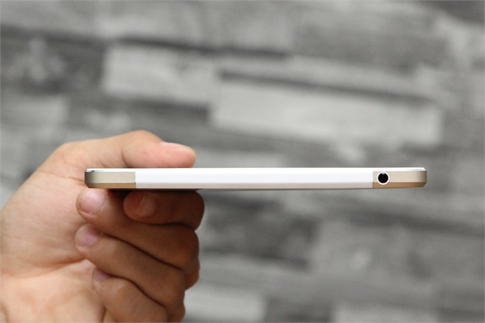 Máy tính bảng Mobell Tab 8 Màu Vàng