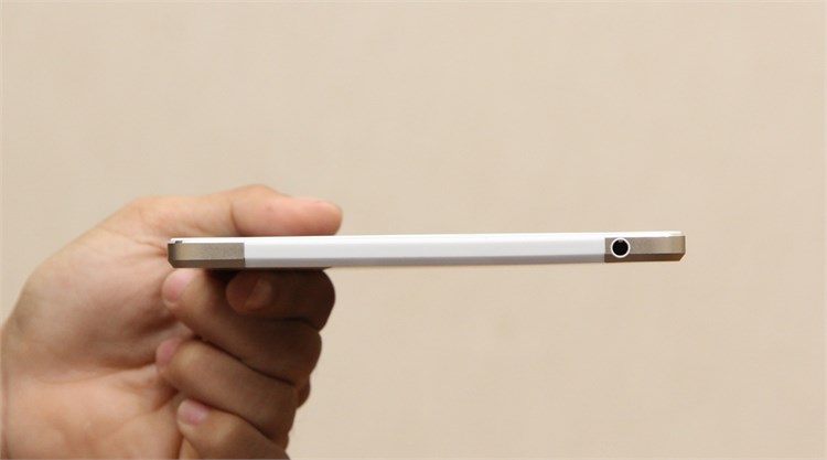 Máy tính bảng Mobell Tab 8 Màu Vàng