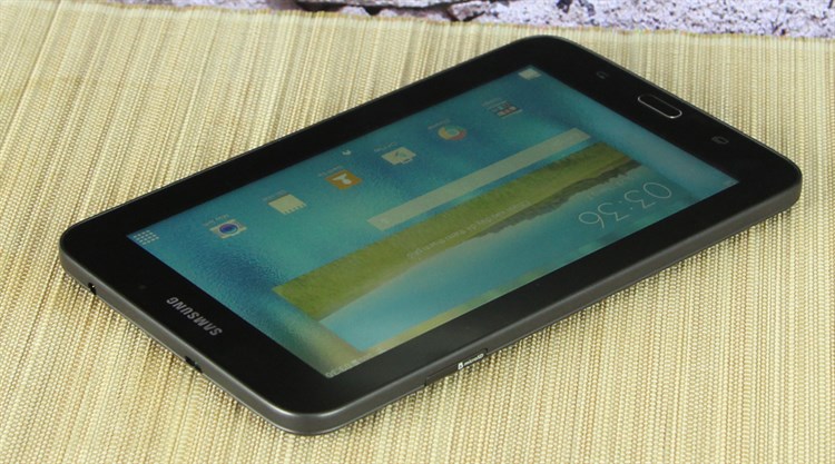 Máy tính bảng Samsung Galaxy Tab 3V Wifi Màu Đen