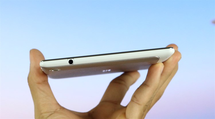 Máy tính bảng ASUS ZenPad 7.0 (Z370CG) Màu Inox