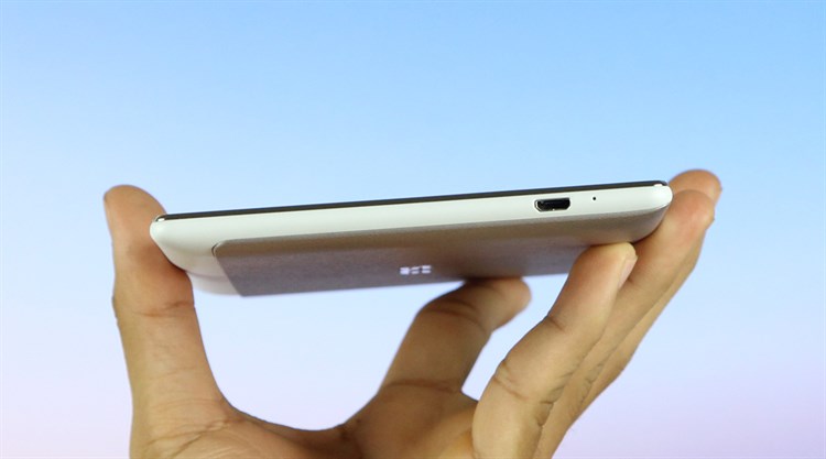 Máy tính bảng ASUS ZenPad 7.0 (Z370CG) Màu Inox