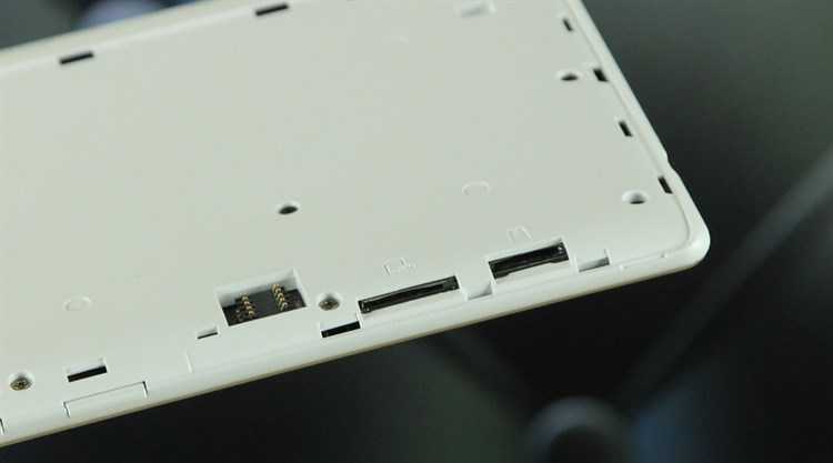 Máy tính bảng ASUS ZenPad 7.0 (Z370CG) Màu Trắng