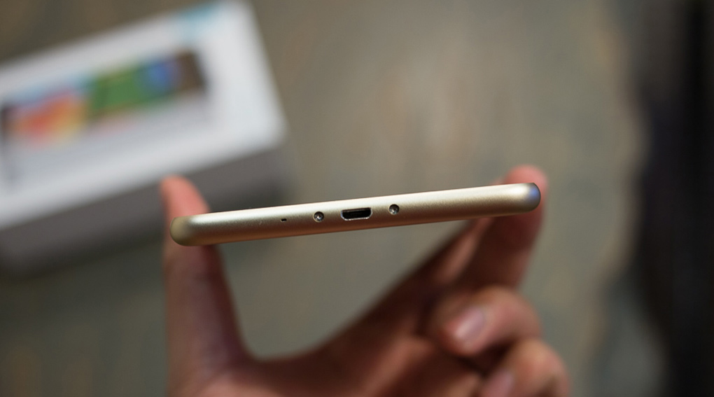 Máy tính bảng Lenovo Phab Plus Màu Vàng đồng