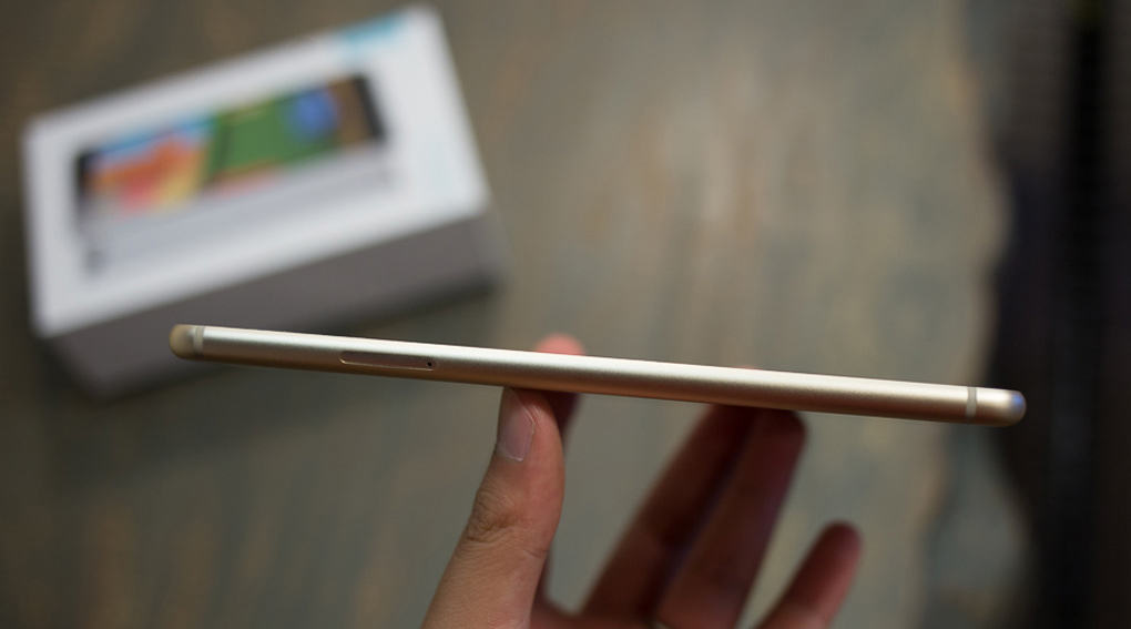 Máy tính bảng Lenovo Phab Plus Màu Vàng đồng