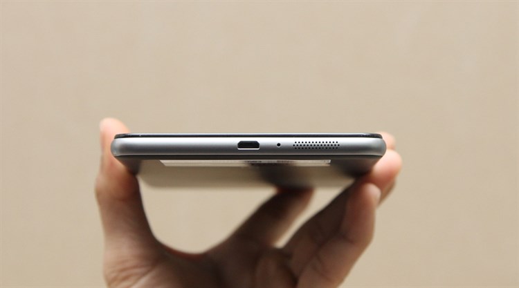 Máy tính bảng Lenovo Phab Màu Đen