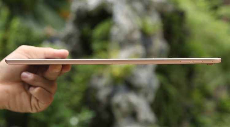 Máy tính bảng iPad Pro 9.7 inch Wifi 32GB Màu Vàng Hồng