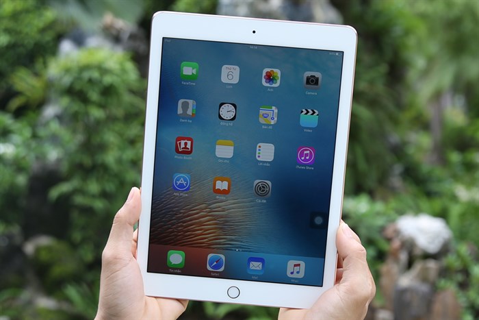 Máy tính bảng iPad Pro 9.7 inch Wifi 32GB Màu Vàng Hồng