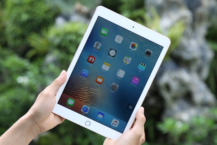 Máy tính bảng iPad Pro 9.7 inch Wifi 32GB Màu Vàng Hồng