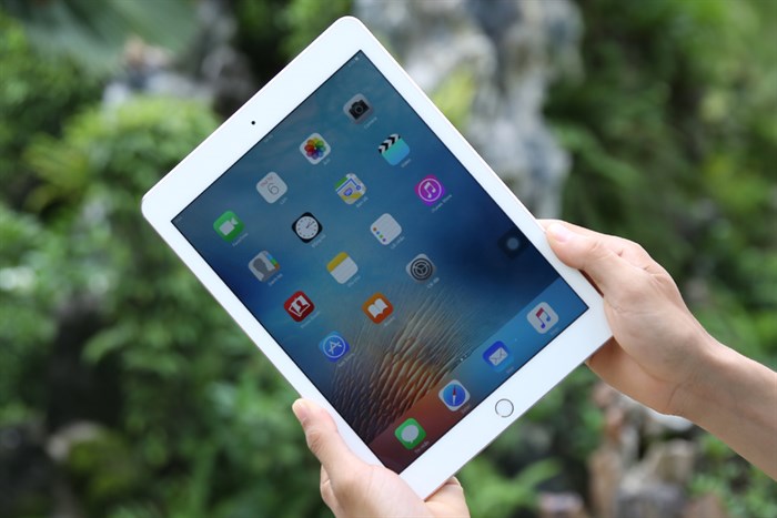 Máy tính bảng iPad Pro 9.7 inch Wifi 32GB Màu Vàng Hồng