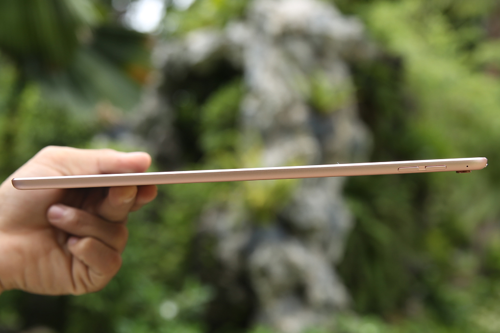 Máy tính bảng iPad Pro 9.7 inch Wifi 32GB Màu Vàng Hồng