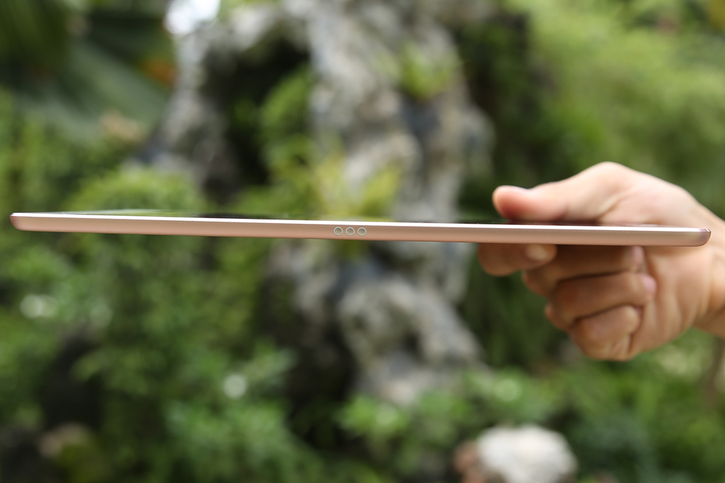 Máy tính bảng iPad Pro 9.7 inch Wifi 32GB Màu Vàng Hồng