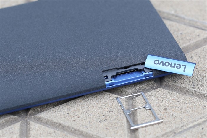 Máy tính bảng Lenovo Tab 3 7" Màu Đen - xanh dương