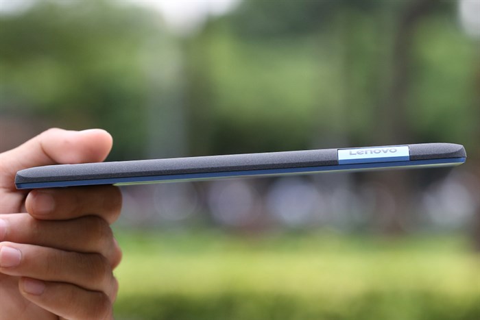 Máy tính bảng Lenovo Tab 3 7" Màu Đen - xanh dương