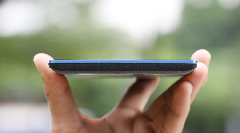 Máy tính bảng Lenovo Tab 3 7" Màu Đen - xanh dương