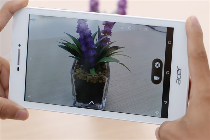 Máy tính bảng Acer Iconia Talk 7 B1-733 Màu Vàng đồng