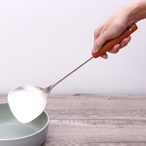 Sạn inox cán gỗ Tuyết Mai 0910 40cm