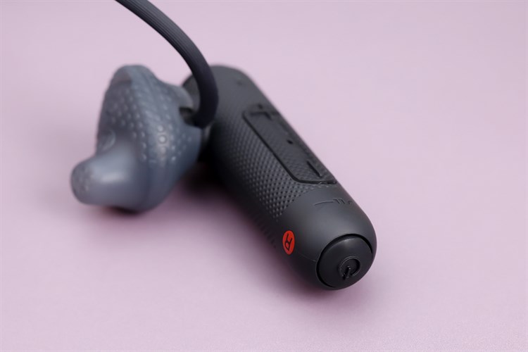 Tai nghe Bluetooth Sony WI-SP500 Màu Đen