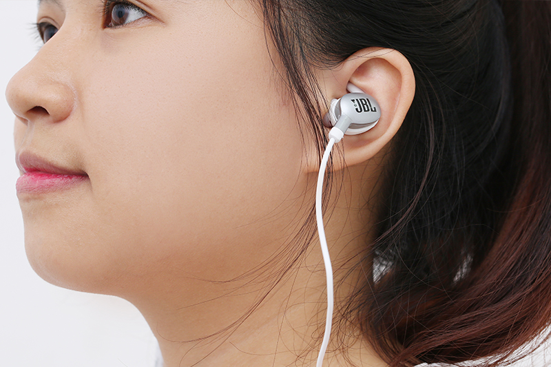 Tai nghe Bluetooth JBL V110 Màu Trắng - Bạc