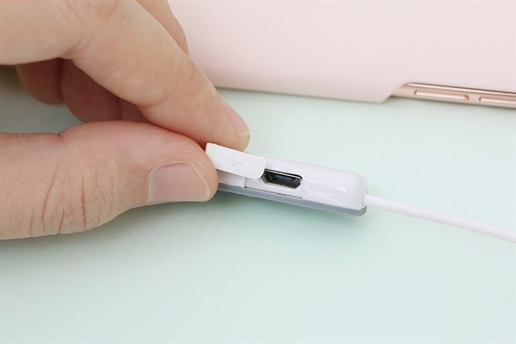 Tai nghe Bluetooth JBL V110 Màu Trắng - Bạc