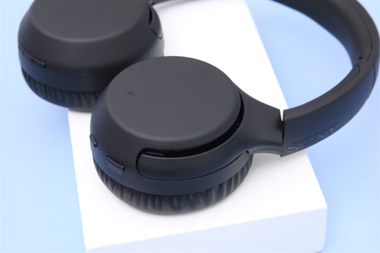 Tai nghe chụp tai không dây Sony Extra Bass WH-XB700 Màu Đen