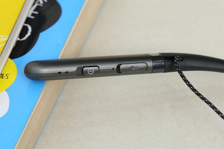 Tai nghe Bluetooth JBL LIVE200 Màu Đen