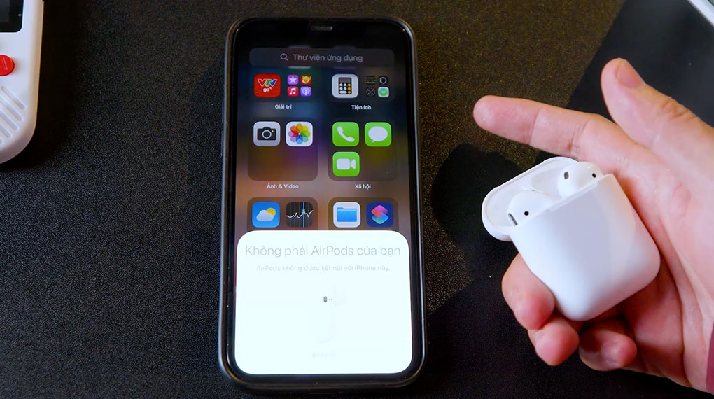 Tai nghe Bluetooth AirPods 2 Apple MV7N2 - Kết nối