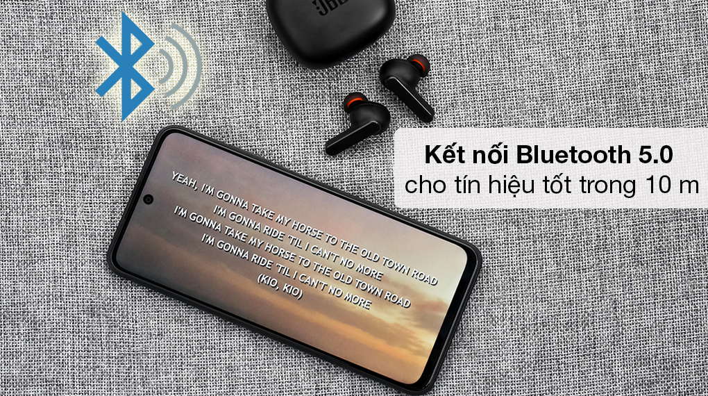 Tai nghe Bluetooth True Wireless JBL LIVE PRO+ - Tự tin nghe nhạc cùng tai nghe khi chạy bộ nhờ chuẩn chống nước IPX4