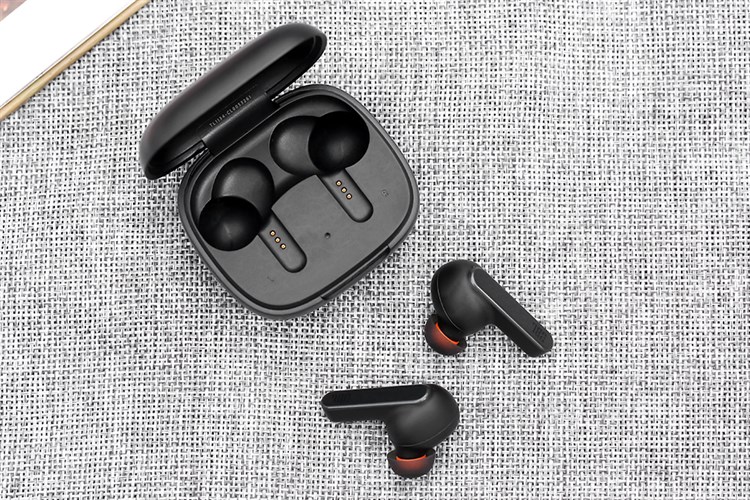 Tai nghe Bluetooth True Wireless JBL LIVE PRO+ Màu Đen