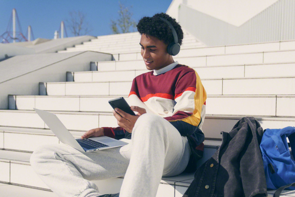 2. Tai nghe tai nghe Sony CH520 màu đen: