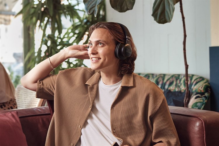 Tai nghe Bluetooth Chụp Tai JBL LIVE 770NC Màu Đen