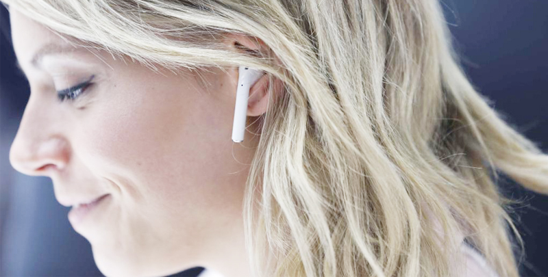Tai nghe Bluetooth AirPods Apple MMEF2 - Nút tai nghe được làm rất vừa vặn với tai tạo cảm giác thoải mái