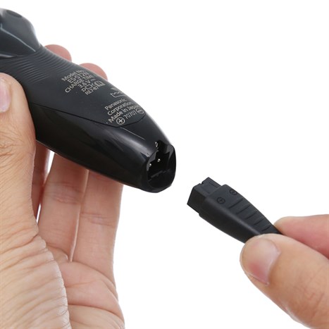 Máy cạo râu khô và ướt Panasonic ES-ST2N-K751 Màu Đen