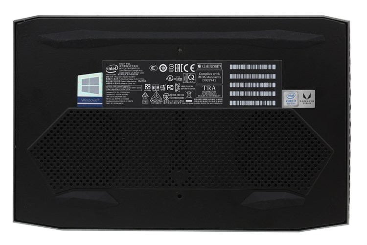 Intel NUC i7 8809G/16GB/1TB SSD/4GB Radeon RX Vega M GH/Win10 (BOXNUC8i7HVKVA4)