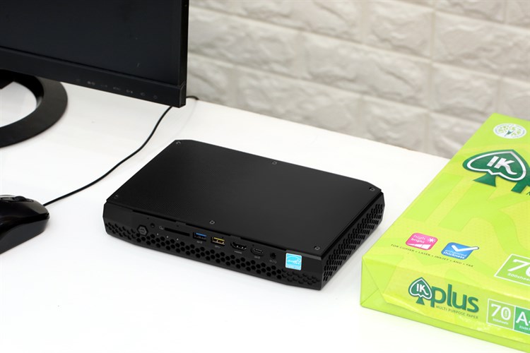 Intel NUC i7 8809G/16GB/1TB SSD/4GB Radeon RX Vega M GH/Win10 (BOXNUC8i7HVKVA4)