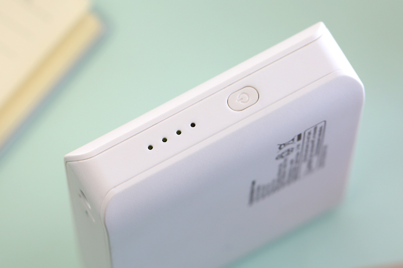 Pin sạc dự phòng 10.000 mAh AVA TS-D151 Màu Trắng