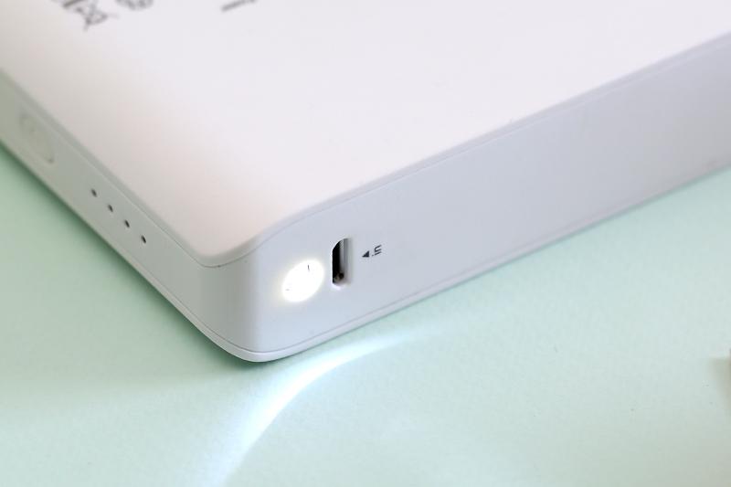 Pin sạc dự phòng 10.000 mAh AVA TS-D151 Màu Trắng