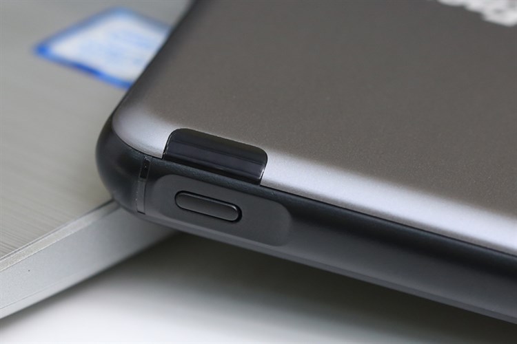 Pin sạc dự phòng Polymer 10.000 mAh 10.5W Energizer Chiến Binh II UE10046 Màu Xám